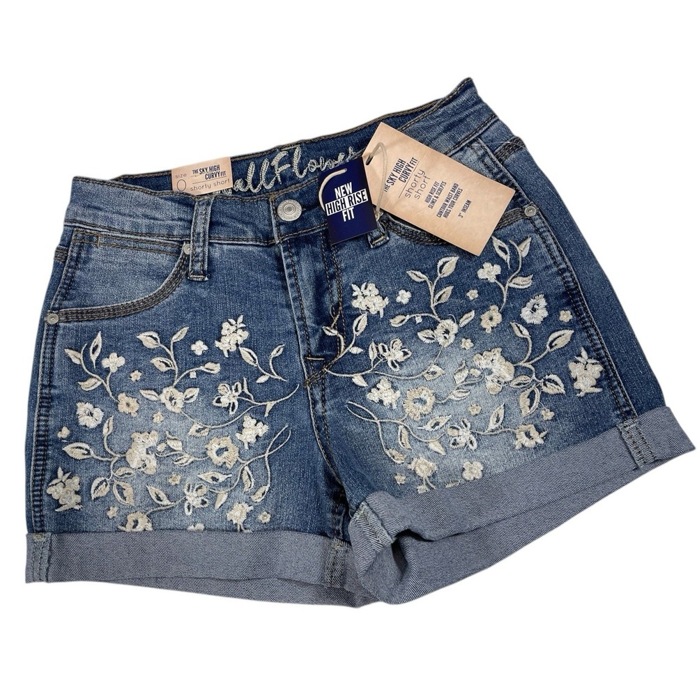 NEW Wall Flower 0 Blue Denim Shorts Sky High Curvy Shorty Floral Embroidered‎